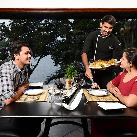 The Zuri Kumarakom Kerala Resort & Spa Buitenkant foto